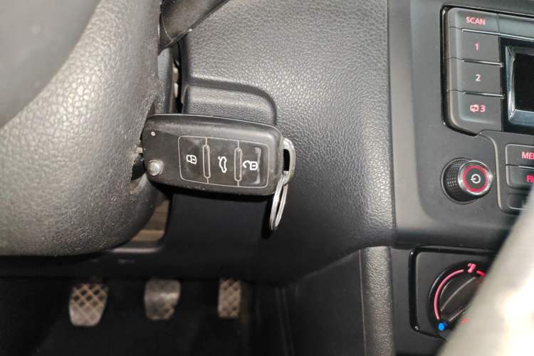 Used Volkswagen Polo 2016 1.4L Manual Fashion Model
