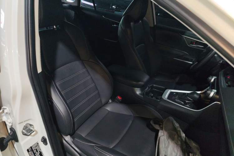 Used Toyota Wildlander 2020 Dual-Engine 2.5L E-CVT Two-Wheel Drive Luxury Edition