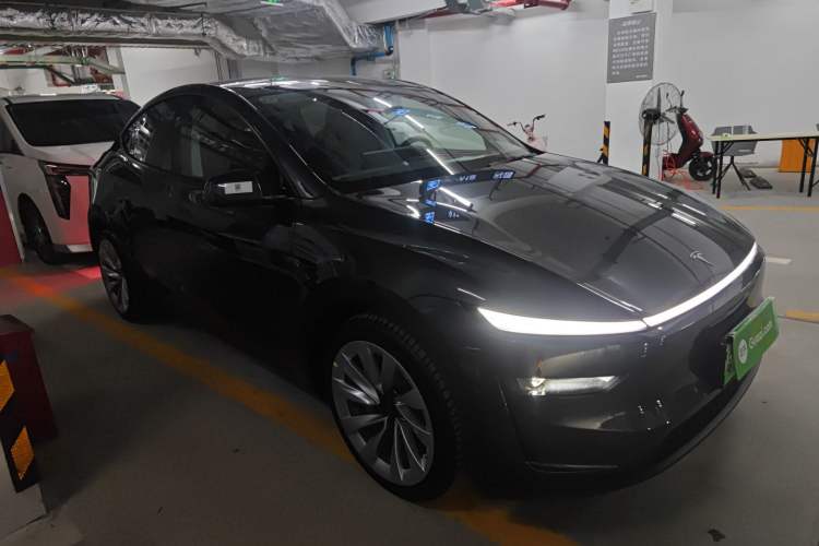 Used Tesla Model Y 2025 Long-Range All-Wheel Drive First Edition
