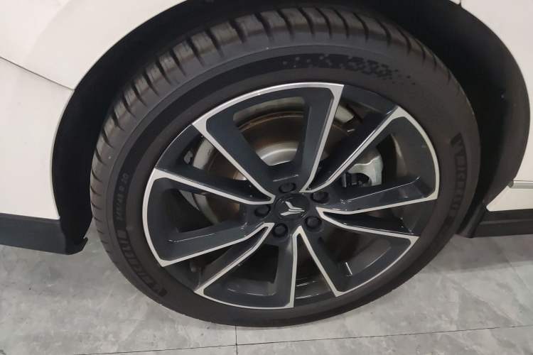 Used VOYAH PASSION 2024 PHEV Four-Wheel Drive Ultra-Long Range Flagship Model
