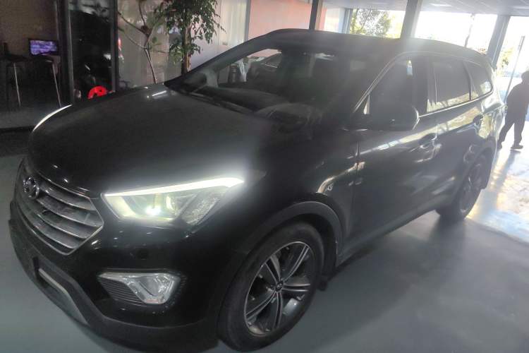 Used Hyundai Grand SantaFe 2013 3.0L 7-seat Four-Wheel-Drive Luxury Edition