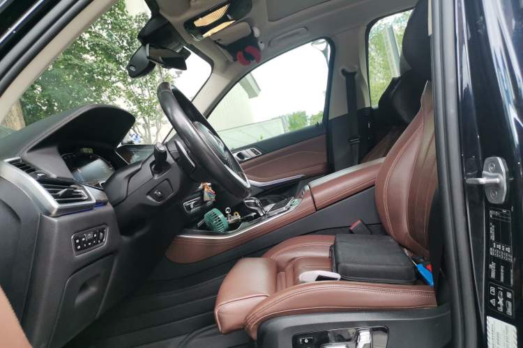 Used BMW X5 2019 xDrive40i Luxury Model with M Sport Package
