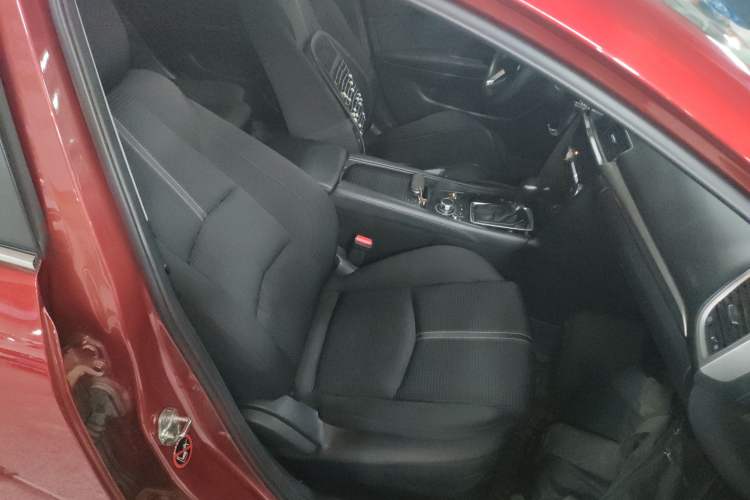 Used Mazda Mazda 3 Axela 2019 Cloud-Controlled Sedan 1.5L Automatic Luxury Model China VI Standard