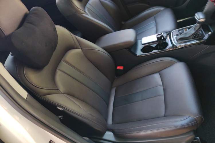 Used GAC Trumpchi GS4 2018 235T Automatic Two-Wheel Drive Luxury Smart Connectivity Millionth Anniversary Edition
