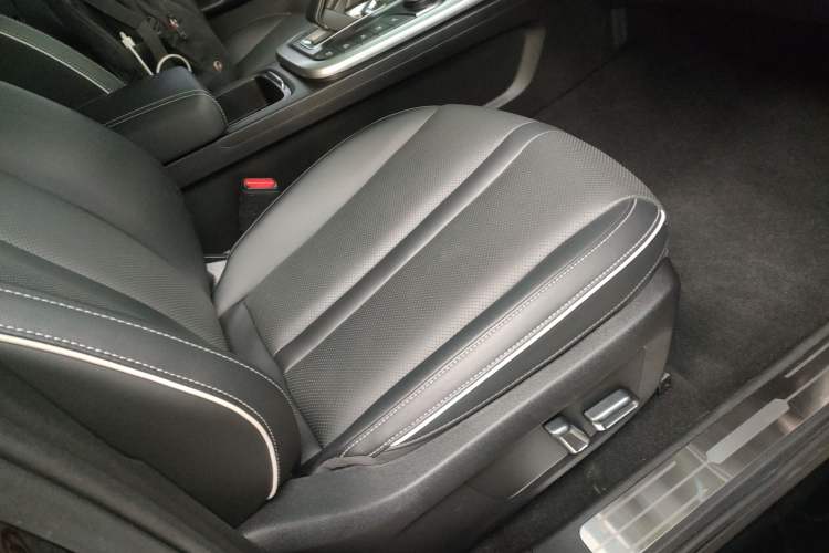 Used Tank 300 2021 City Edition 2.0T—Truly Stylish
