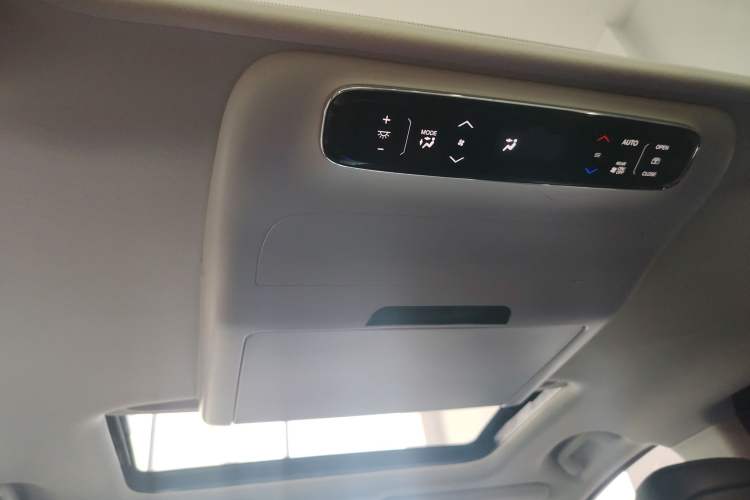 Used Honda Elysion 2022 2.0L eHEV Luxury First Edition
