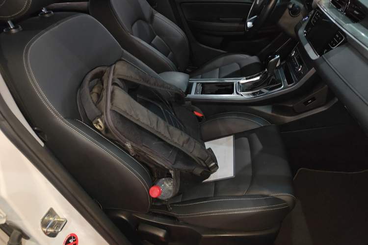 Used Geely Auto Emgrand 2019 Leading Edition 1.5L CVT Luxury Model China VI Standard
