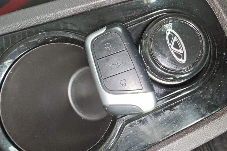 Used Chery Little Ant 2022 Revised Version Sweet Pink Edition Half-Sugar Version Lithium Iron Phosphate 30.7 kWh 30 kW 301 km