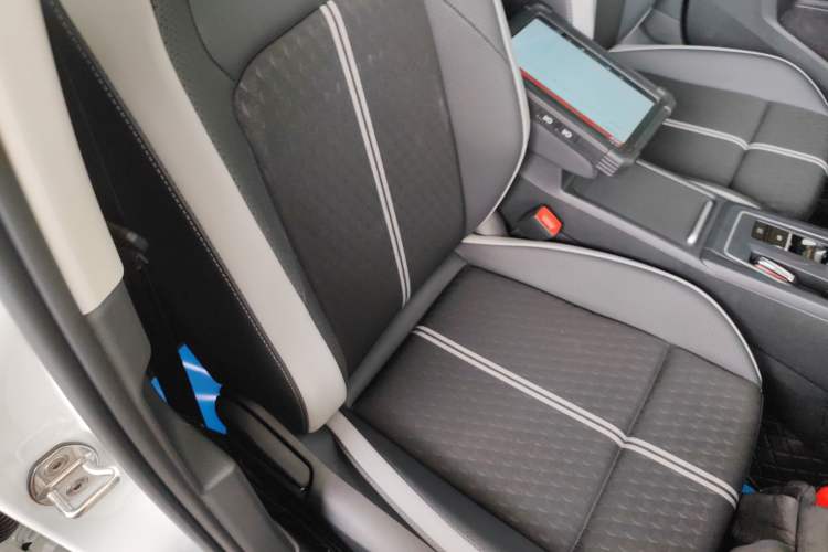 Used Volkswagen Golf 2025 Facelifted 300TSI Pro
