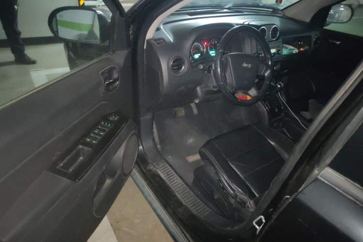 Used  Compass (Import) 2010 2.4L Four-Wheel Drive Limited Edition