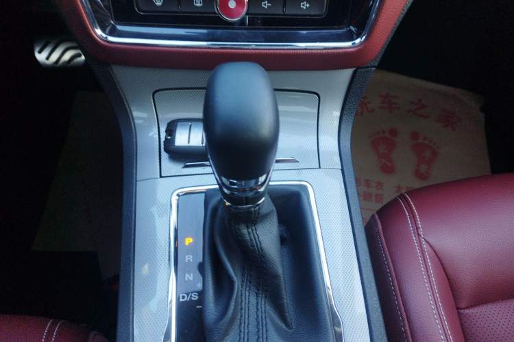 Used Roewe RX5 2016 30T Four-Wheel Drive Automatic Internet Smart Luxury Edition
