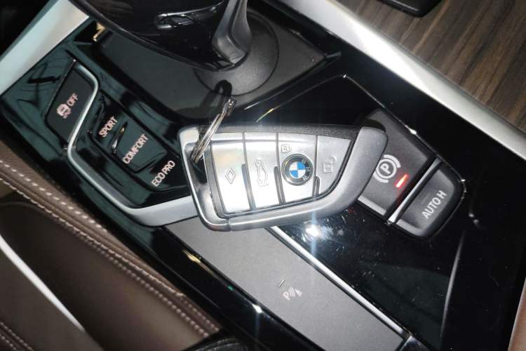 Used BMW 5 Series 2018 530Li xDrive Luxury Package
