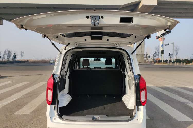 Used Wuling Hongguang New Energy 2025 Extended-Range Hybrid 50 km Standard Version
