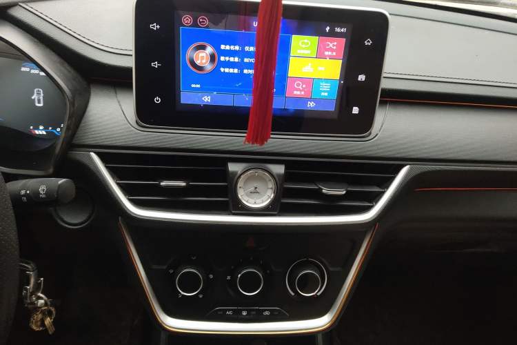 Used Wuling Hongguang S3 2018 1.5L Manual Comfort Model China V Standard
