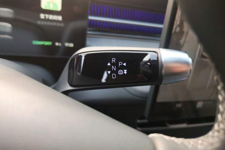 TDK.VehicleDetails.img