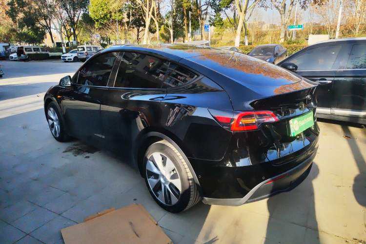 Used Tesla Model Y 2022 Long-Range All-Wheel-Drive Version
