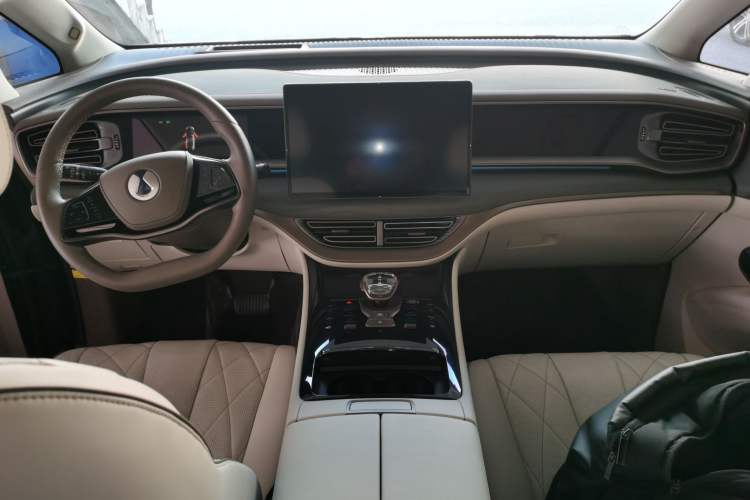 Used Denza D9 2022 DM-i 970 Four-Wheel Drive Prestige Model