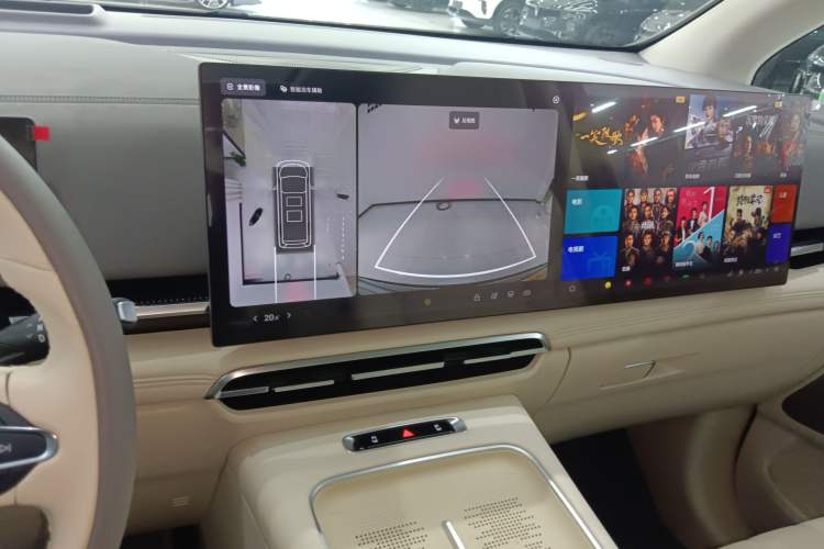 Used VOYAH Dream 2025 PHEV Four-Wheel-Drive Flagship Kunpeng Edition
