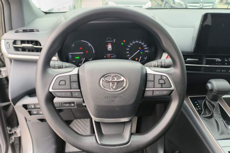 Used Toyota Granvia 2024 2.5L Hybrid Luxury Edition