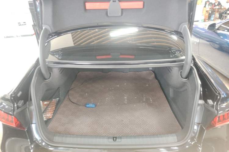 Used Audi A7L 2024 45TFSI S-line Dream-Building Edition Flow Crystal Package
