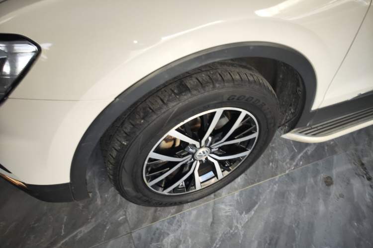 Used Volkswagen Tiguan L 2017 330TSI Automatic Two-Wheel Drive Luxury Edition
