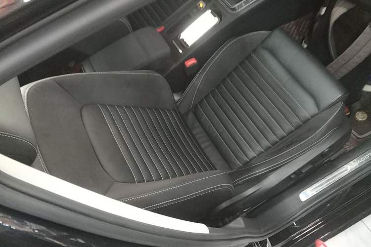 Used Volkswagen Magotan 2020 330TSI DSG Leading Model
