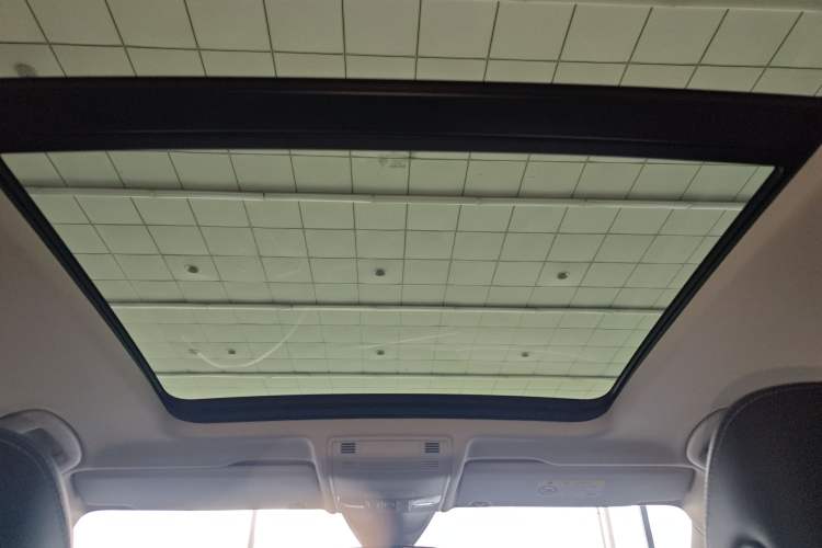 Used Volkswagen Tayron 2023 330TSI Two-Wheel-Drive Luxury Plus Advanced Version
