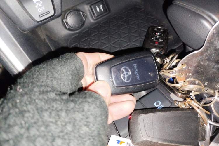 Used Toyota RAV4 2020 2.0L CVT Two-Wheel Drive Fashion Edition