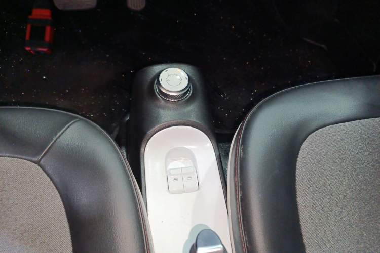 Used Wuling Hongguang MINIEV 2022 GAMEBOY 300km Enthusiast Model with Lithium Iron Phosphate