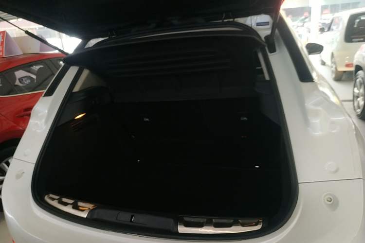 Used  6 2016 1.6T Luxury Edition THP160
