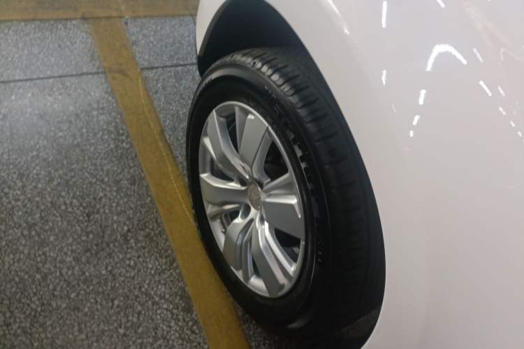 Used Peugeot 2008 2014 1.6L Automatic Fashion Edition
