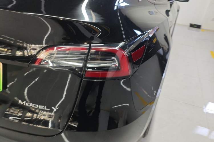 Used Tesla Model Y 2021 Standard Range Rear-Wheel Drive Version
