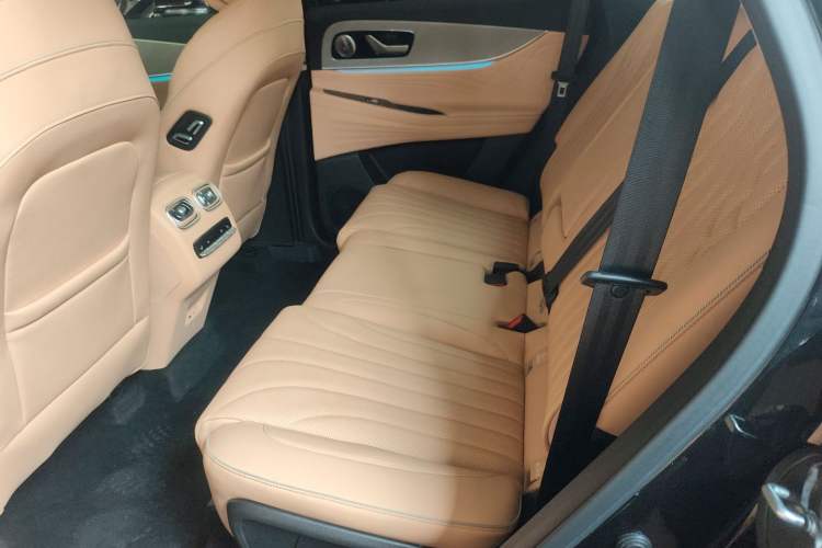 Used Chery Tiggo 9 2023 2.0T Dual-Clutch Two-Wheel Drive Luxury Edition 5 Seats