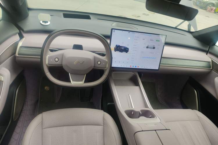 Used ONVO L60 2024 85 kWh Rear-Drive Version
