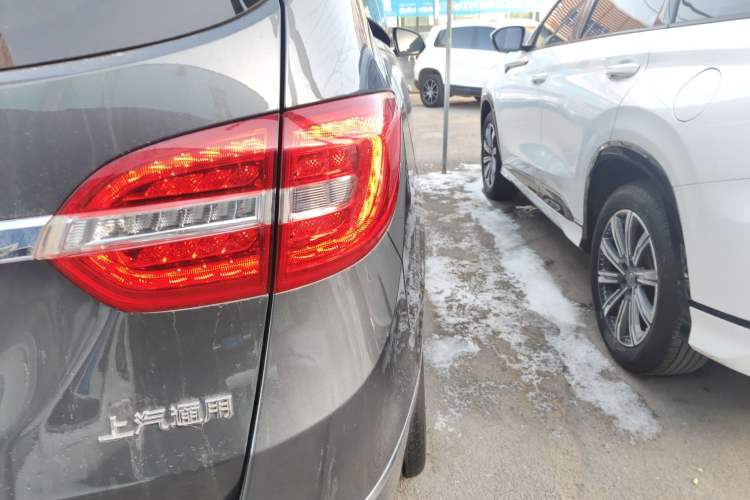 Used Buick GL8 2018 28T Luxury Model China VI Standard