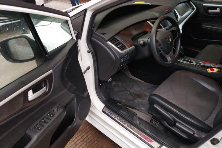 Used Honda Jade 2014 1.8L Automatic Comfort Elite Version 5 Seats