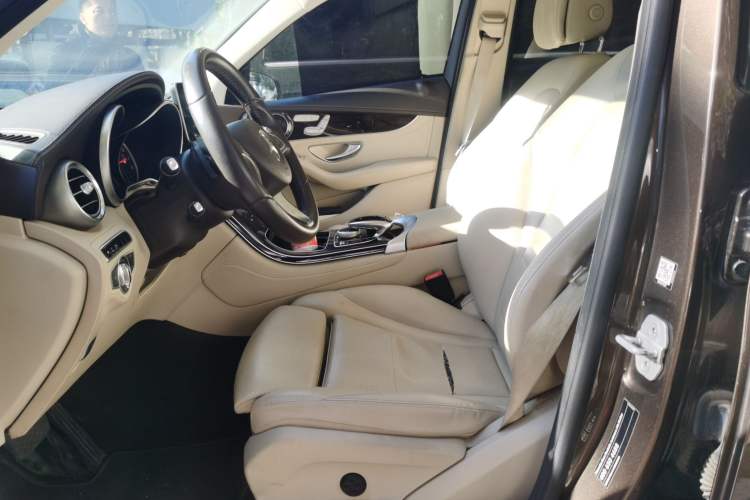 Used Mercedes-Benz GLC 2016 GLC 260 4MATIC Luxury Model