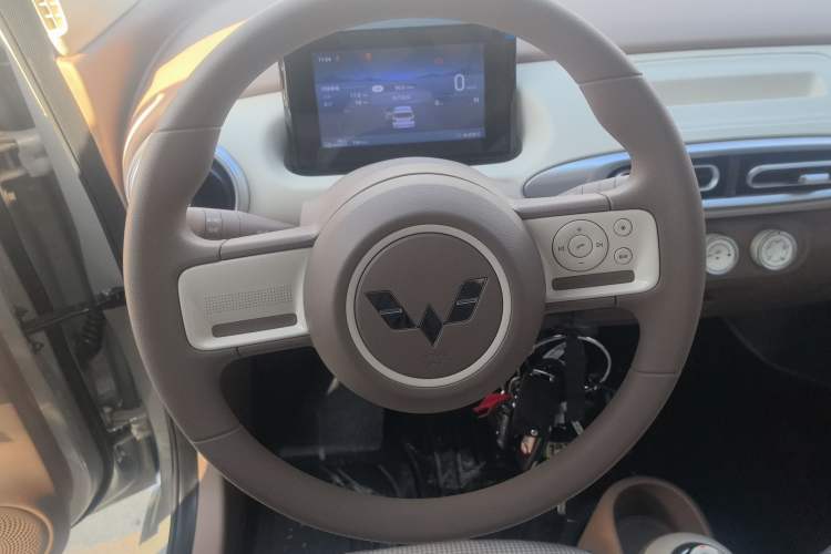 Used Wuling Hongguang MINIEV 2025 Four-Door Version Advanced Edition
