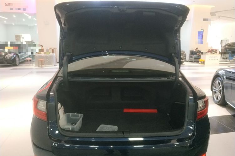 Used Lexus ES 2017 300h Mark Levinson Comfort Edition
