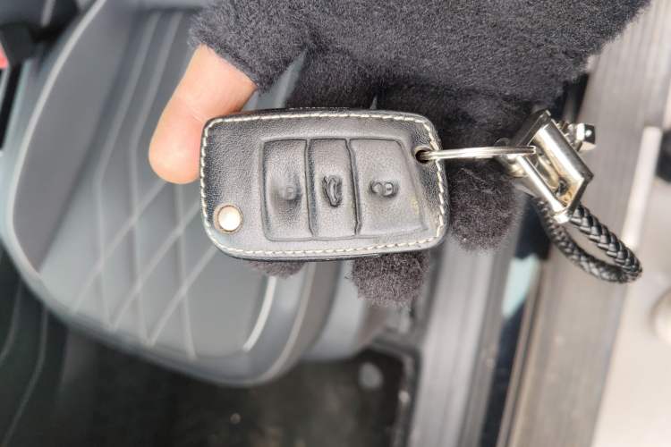 Used Volkswagen Tiguan L 2024 Outstanding Model 330TSI Automatic Two-Wheel Drive R-Line Dragon Glory Edition
