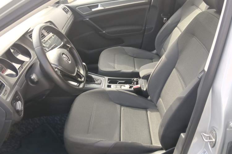 Used Volkswagen Golf 2015 1.6L Automatic Comfort Model
