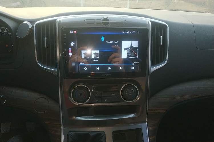 Used FORTHING Lingzhi PLUS 2021 2.0L Manual Comfort Version 7 Seats