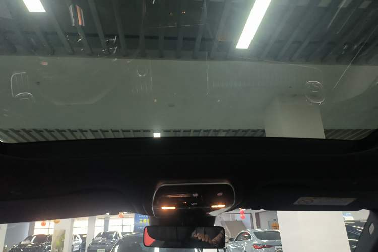 Used Mercedes-Benz GLC 2023 Facelift GLC 260 L 4MATIC Luxury Version 5 Seats