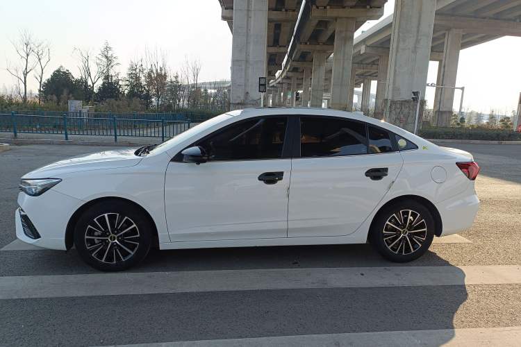 Used Roewe i5 2021 1.5L CVT Diamond Edition
