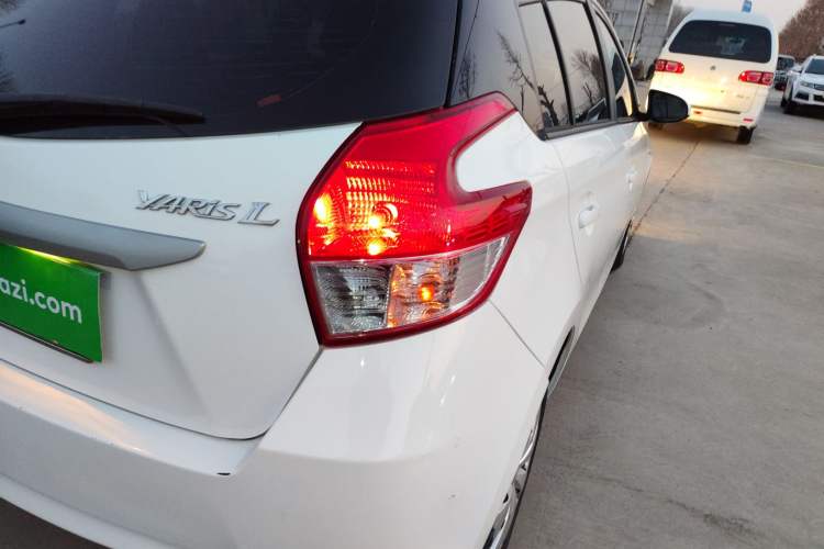 Used Toyota YARiS L 2015 1.5E Automatic Charm Edition
