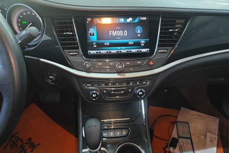 Used Buick Verano 2018 Sedan 20T Dual-Clutch Luxury Model
