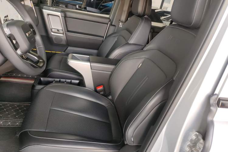 Used  V23 2025 401 Two-Wheel Drive Advanced Edition