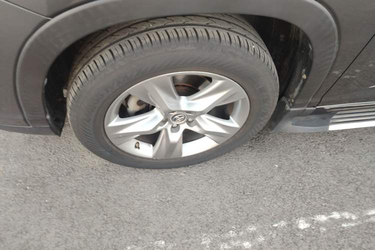 Used Toyota Highlander 2018 2.0T Two-Wheel Drive Luxury Edition 7 Seats China VI Standard
