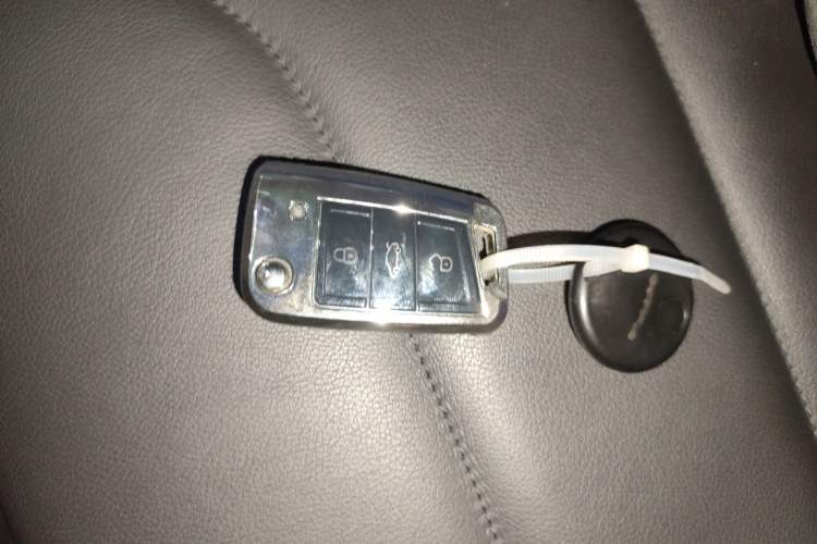 Used Volkswagen Tiguan L 2019 330TSI Automatic Two-Wheel Drive Smart Luxury Version China VI Standard
