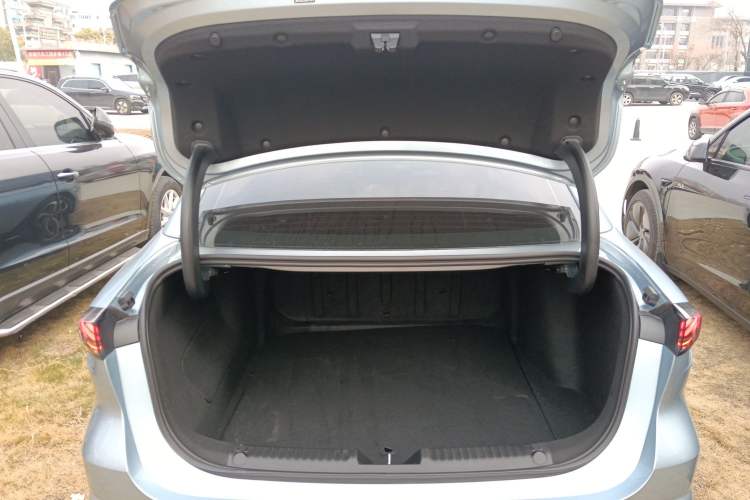 Used  L6 2025 EM-i 140km Starship Edition